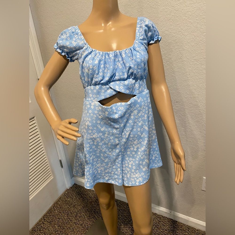 NWT Streetwear Society Blue Floral  Romper Jumper Size Lg